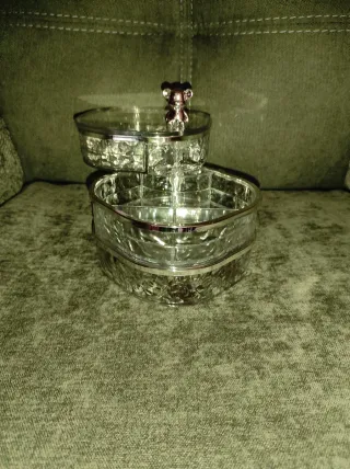 Joyero giratorio con figura de oso