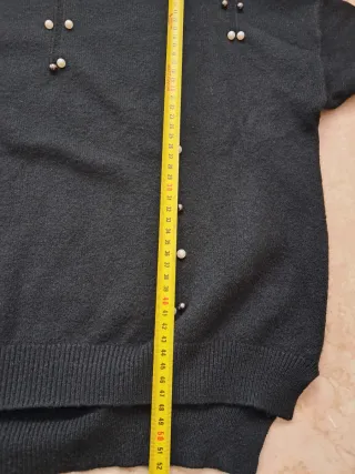 Jersey negro con perlas