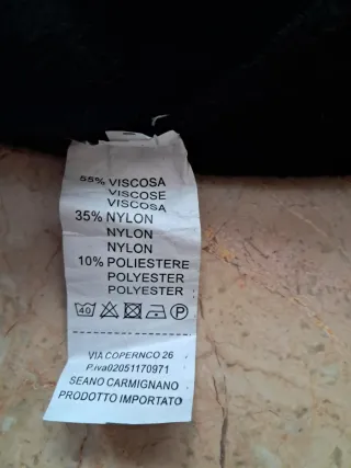 Jersey negro con perlas