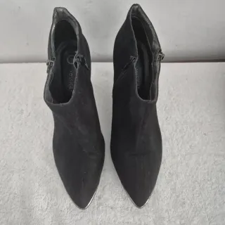 Botines negros ante 39 NUEVOS