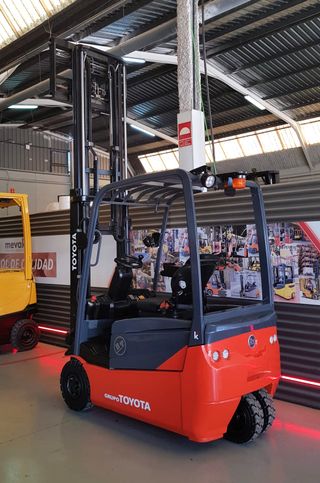 CARRETILLA ELEVADORA ELECTRICA