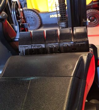 CARRETILLA ELEVADORA ELECTRICA