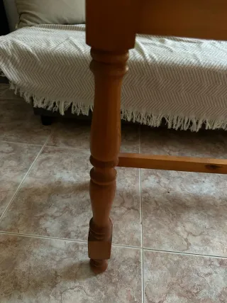 Mesita auxiliar de madera