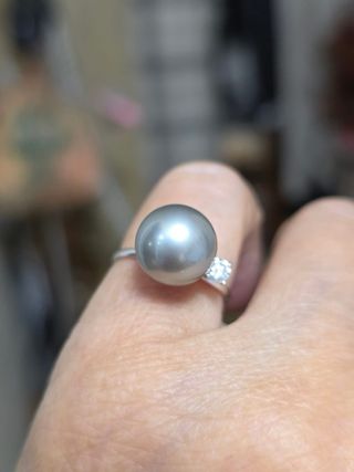 Anillo Perla Tahitiana y Diamante Elegante