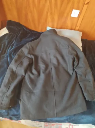 Abrigo Negro Indicode Talla L. Totalmente nuevo.