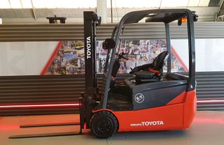 CARRETILLA ELEVADORA USADA 1600 KG