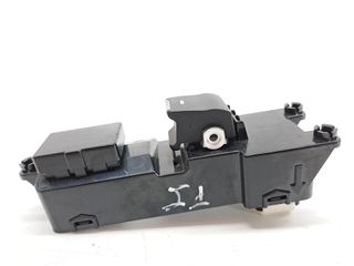 MANDO ELEVALUNAS TRASERO IZQUIERDO HYUNDAI TUCSON (3)