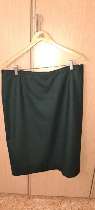 Traje Chaqueta verde con falda