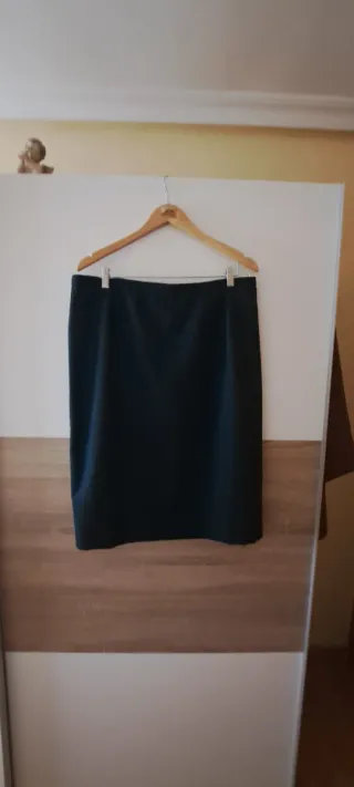 Traje Chaqueta verde con falda