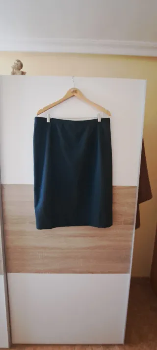 Traje Chaqueta verde con falda