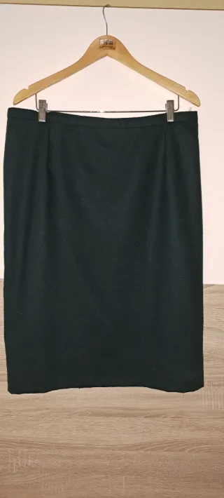 Traje Chaqueta verde con falda