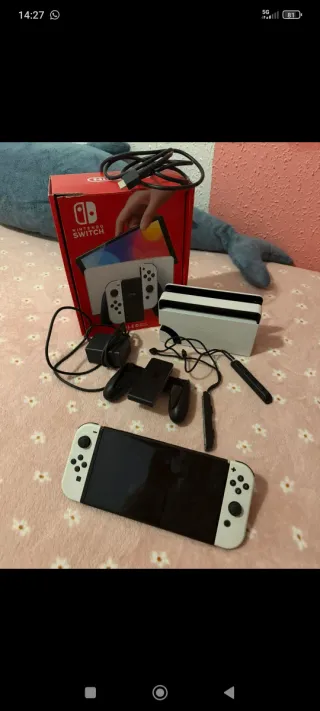 Nintendo Switch OLED Blanca y Negra