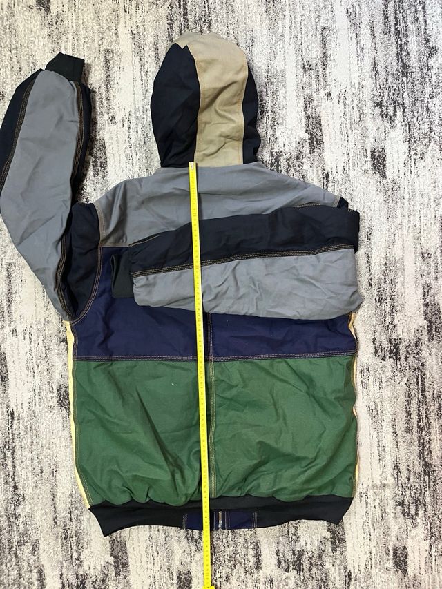 Carhartt Jacket – Tough & Stylish