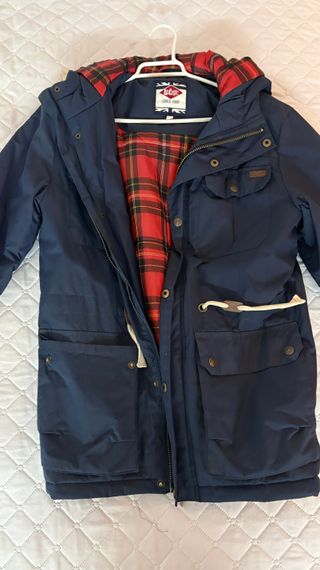 Abrigo Lee Cooper Azul y Rojo