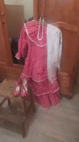 Disfraz Sevillana Lunares Rojo y Blanco