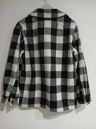 Camisa a cuadros blanco y negro