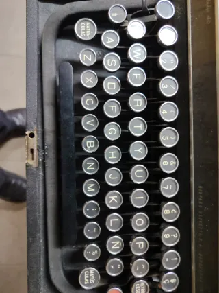 Máquina escribir Hispano Olivetti