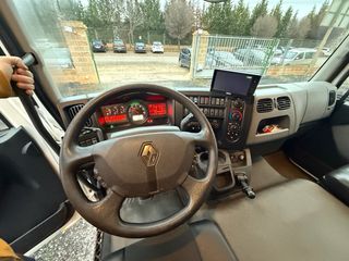 Renault D240 Doble cabina