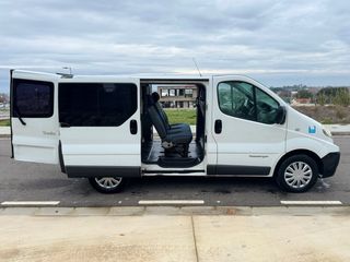 Renault Trafic PASSENGER 9 PLAZAS