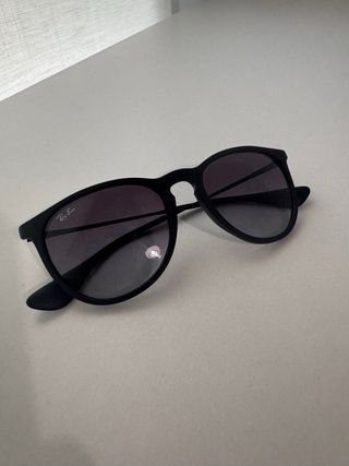 Occhiali da sole Ray-Ban Erika RB4171 neri