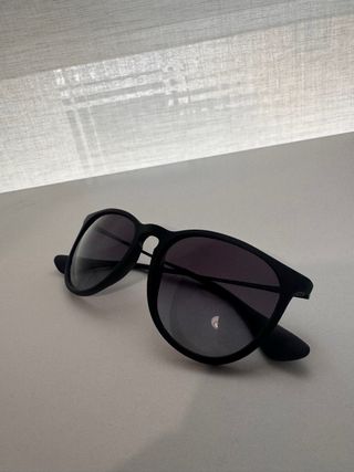 Occhiali da sole Ray-Ban Erika RB4171 neri