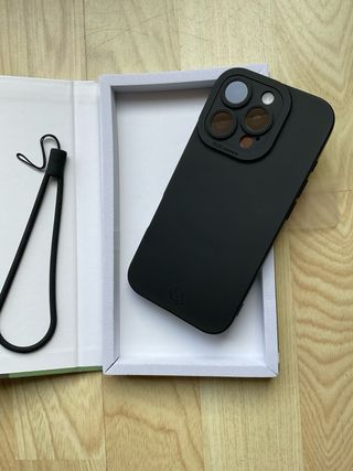 Funda negra IPHONE 16 PRO de silicona