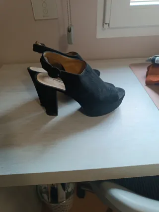 Zapatos de tacón negros