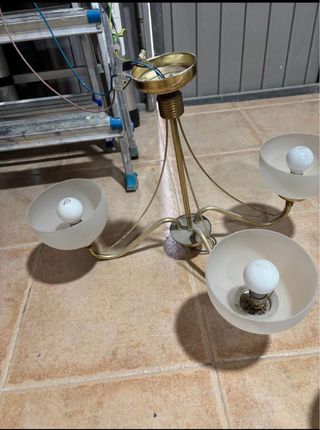 Lámpara colgante dorada de cristal