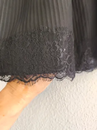 Falda negra con encaje