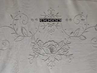 COLCHA BORDADA DE ALGODÓN 187x275