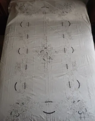 COLCHA BORDADA DE ALGODÓN 187x275