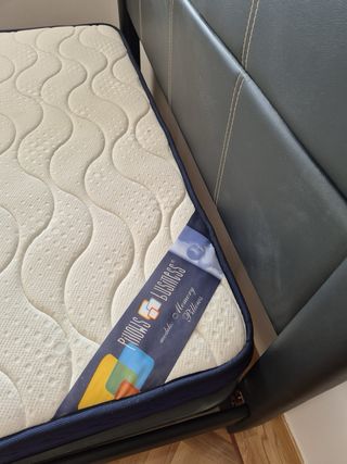 Estructura cama 1.35m con cabecero y colchón