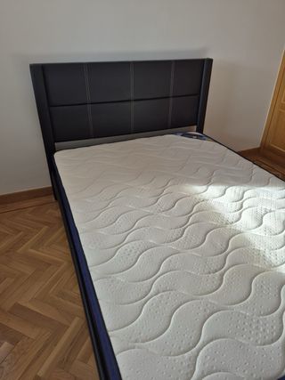 Estructura cama 1.35m con cabecero y colchón