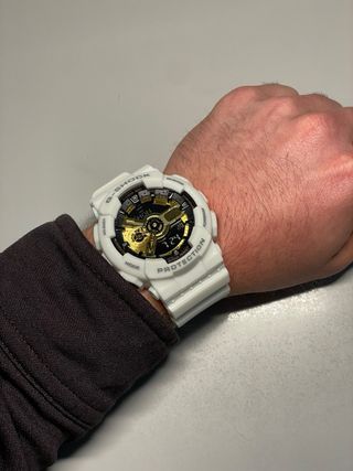 Reloj deportivo blanco
