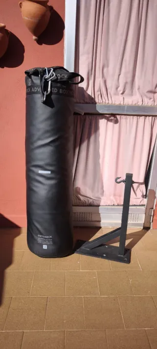 Saco de boxeo con soporte