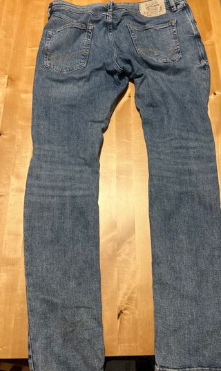 Pantalones vaqueros desgastados azules