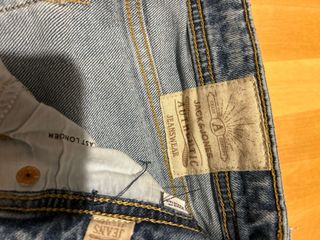 Pantalones vaqueros desgastados azules