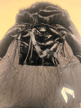 Abrigo Zara mujer Negro con Capucha y Pelo