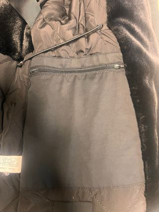 Abrigo Zara mujer Negro con Capucha y Pelo