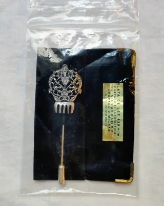 AGUJA SOLAPA EN PLATA CON FORMA DE PEINETA