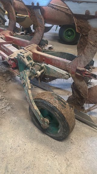 Arado Kverneland 3 cuerpos