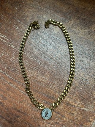 Cadena Guess Dorada con Colgante