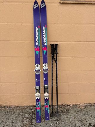 Esquís Dynamic Carbon con bastones