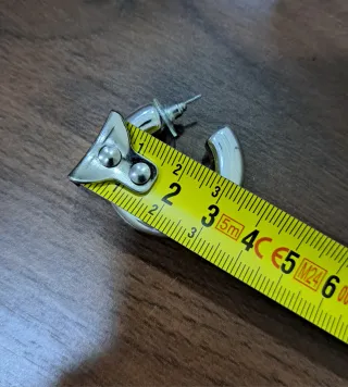 Conjunto pendientes tipo aro y anillo color plata