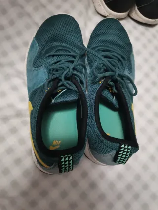 Zapatillas deportivas hombre.