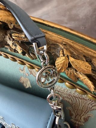 Bolso Michael Kors Azul y Dorado 26x 17 cm Orginal