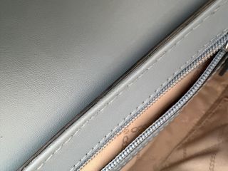 Bolso Michael Kors Azul y Dorado 26x 17 cm Orginal