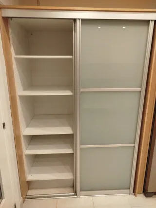 Encimera madera, armarios cocina y metal