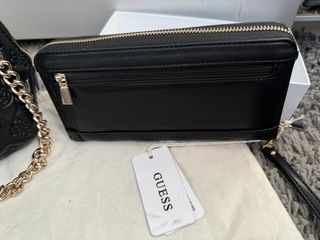 Bolso Guess negro con monedero y cartera