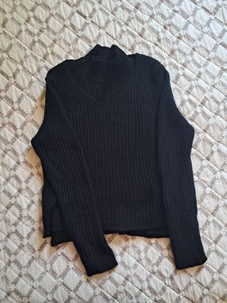 Jersey y blusa de punto acanalado negra de cuello